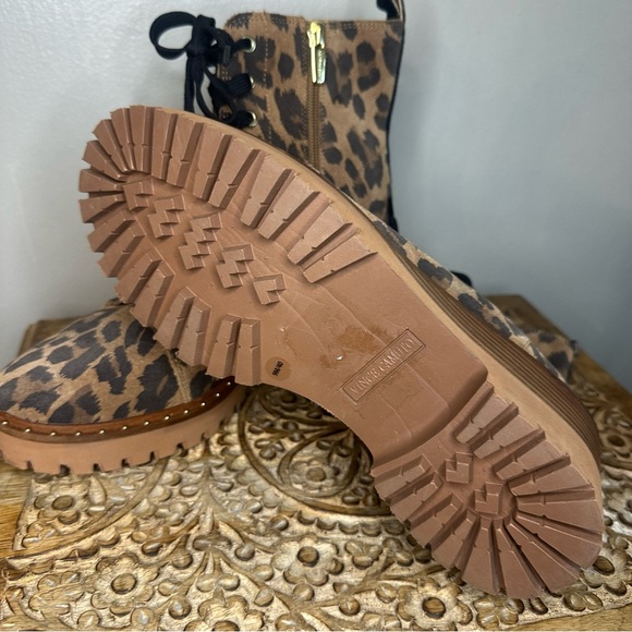 Vince Camuto Women’s Debsen Leopard Print Lug Sole Wedge Booties Sz 9 - Picture 7 of 10